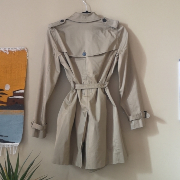 Aritzia trench coat (Babaton) - Picture 2 of 3